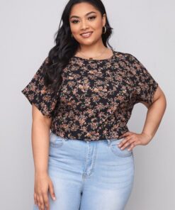 SHEIN Plus Keyhole Back Batwing Sleeve Allover Floral Print Top