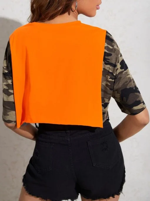 SHEIN Slogan Graphic Camo Sleeve Crop Top - Image 2