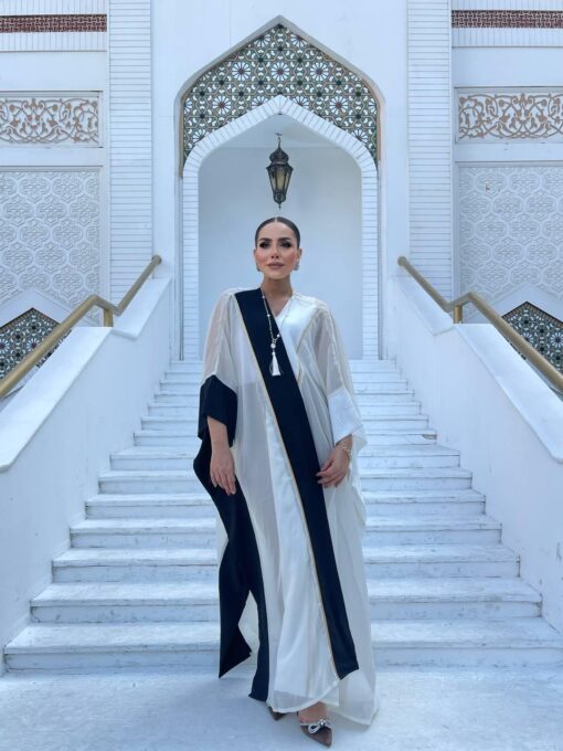 Black & white abaya