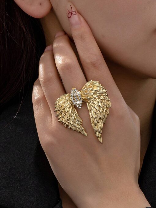 A European And American Style Personality Trendy And Versatile Gold Wing Full Diamond Inlaid Gold Open Ring.